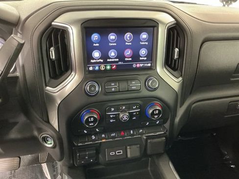 Used 2020 Chevrolet Silverado 1500 LT Trail Boss w/ Midnight Edition AWD/4WD image 17