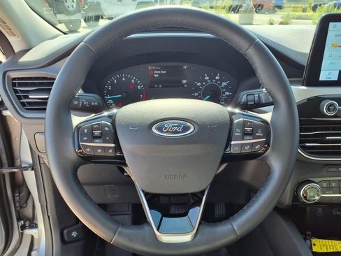 Used 2022 Ford Escape SE w/ Cold Weather Package image 17