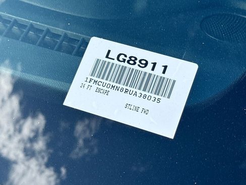 Used 2024 Ford Escape ST-Line w/ Tech Pack #1 FWD image 16