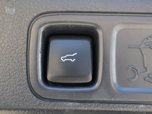 Used 2024 Ford Expedition Limited image 23