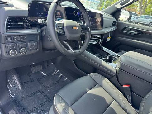 New 2026 Chevrolet Suburban Premier AWD/4WD image 14