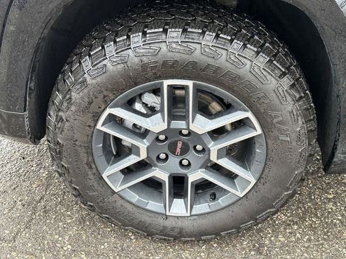 New 2026 GMC Terrain AT4 image 9