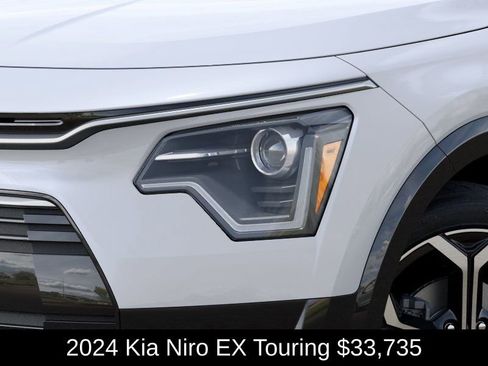 Used 2024 Kia Niro EX Touring image 10