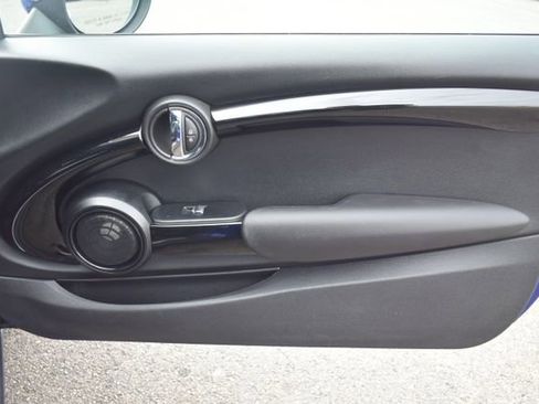 Used 2019 MINI Cooper S w/ Signature Upholstery Package image 35