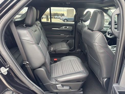 New 2026 Ford Explorer ST-Line w/ ST-Line Street Pack image 15