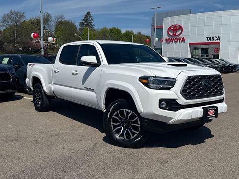 Used 2023 Toyota Tacoma TRD Sport w/ Technology Package AWD/4WD image 1
