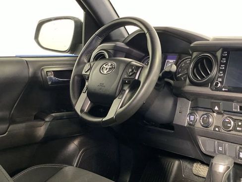 Used 2023 Toyota Tacoma TRD Sport w/ Black Out Package (TMS) image 10