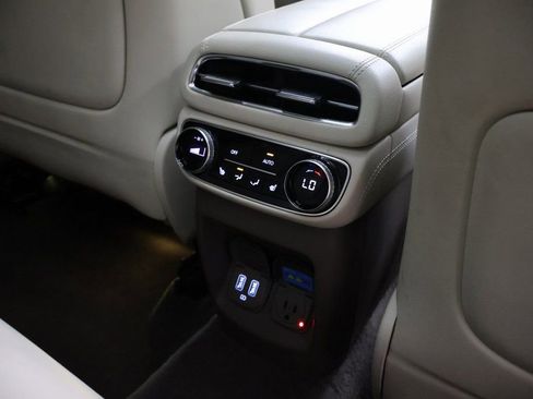 Used 2022 Genesis GV80 3.5T Advanced + image 13