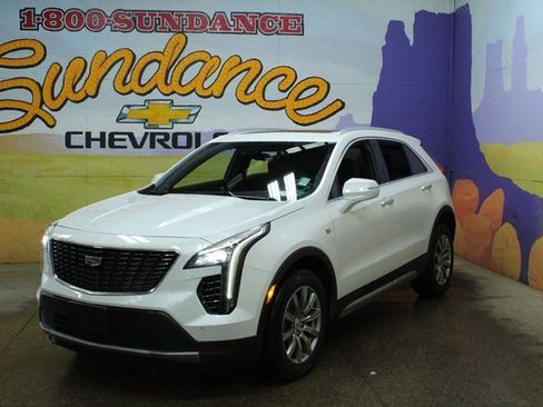 Used 2023 Cadillac XT4 Premium Luxury image 2