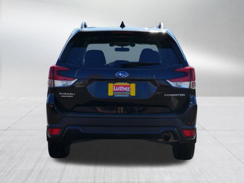 Used 2019 Subaru Forester Premium image 6