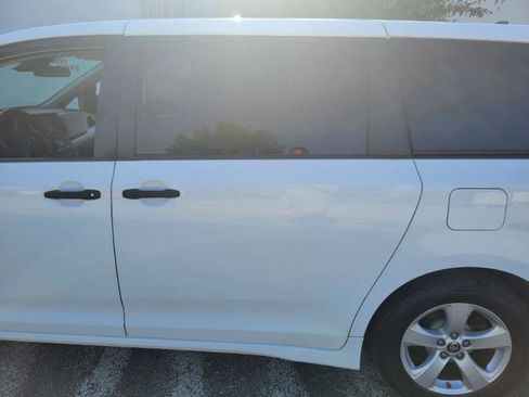 Used 2020 Toyota Sienna L FWD image 8