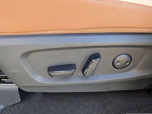 New 2026 Nissan Pathfinder Platinum image 13