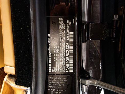 Used 2015 Rolls-Royce Wraith image 14