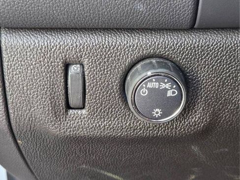 Used 2022 Chevrolet Colorado LT w/ Fleet Safety Package RWD image 28