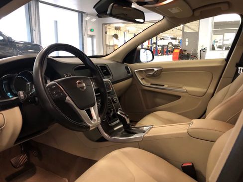 Used 2015 Volvo V60 T5 Premier AWD/4WD image 9