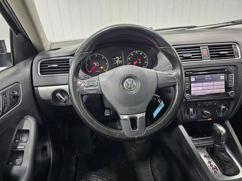 Used 2011 Volkswagen Jetta TDI image 16
