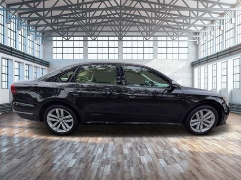 Used 2019 Volkswagen Passat 2.0T Wolfsburg FWD image 2