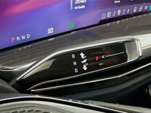 Used 2025 Cadillac Escalade IQ Sport 2 AWD/4WD image 17