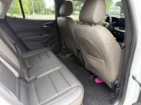 Used 2024 Chevrolet Trax ACTIV FWD image 15