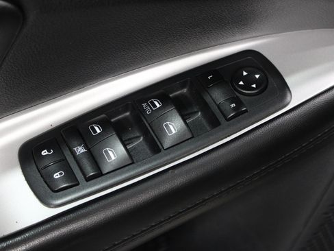 Used 2020 Dodge Journey SE FWD image 5