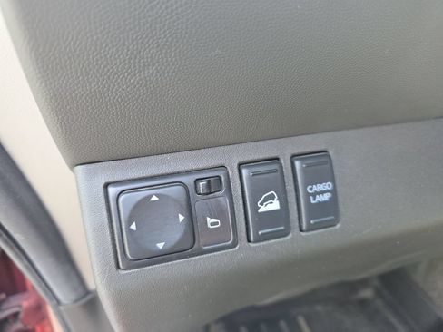 Used 2014 Nissan Frontier SV w/ SV Value Truck Package AWD/4WD image 19