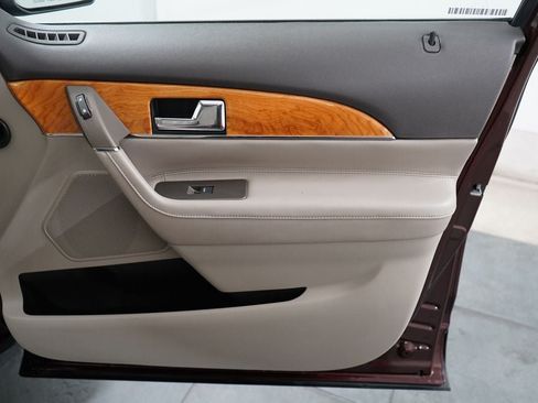 Used 2012 Lincoln MKX AWD image 42
