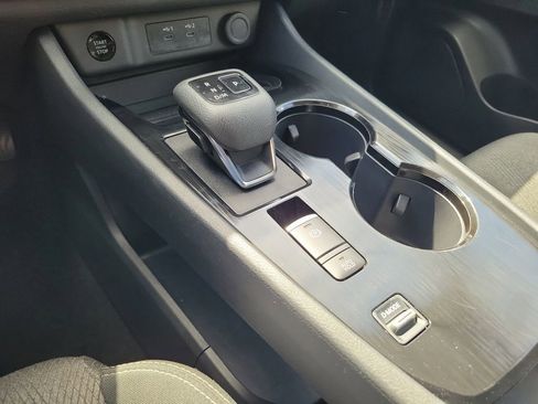 Used 2024 Nissan Rogue SV FWD image 28