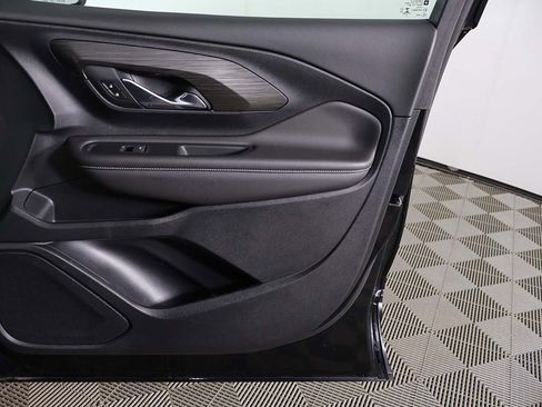 Used 2023 GMC Terrain SLT image 24