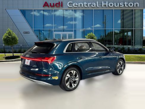 Used 2022 Audi e-tron Premium Plus w/ Premium Plus Package image 8