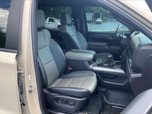 Used 2023 Chevrolet Silverado 1500 ZR2 AWD/4WD image 7