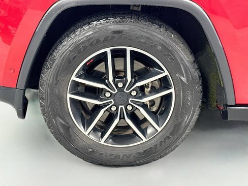 Used 2019 Jeep Grand Cherokee Trailhawk w/ Trailhawk Luxury Group AWD/4WD image 10
