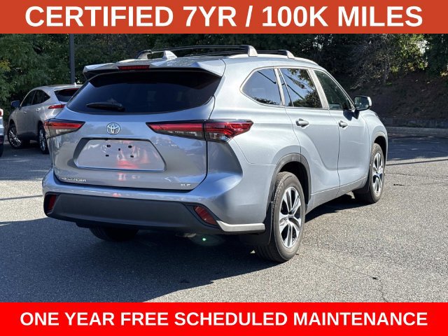 Used 2023 Toyota Highlander XLE FWD image 2
