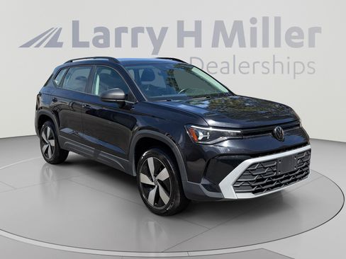 Used 2025 Volkswagen Taos S AWD/4WD image 7