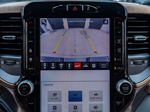 Used 2024 RAM 2500 Limited w/ Towing Technology Group AWD/4WD image 27