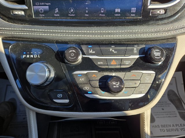 Used 2023 Chrysler Pacifica Limited FWD image 29