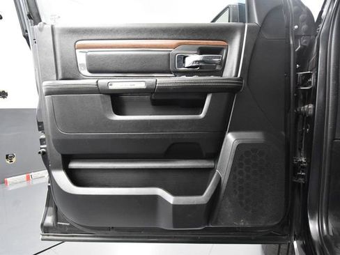 Used 2016 RAM 1500 Laramie w/ Convenience Group image 19
