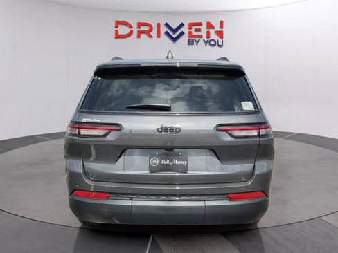 New 2025 Jeep Grand Cherokee L Altitude image 4