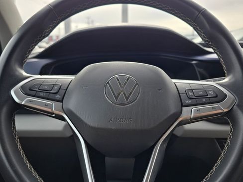 Used 2022 Volkswagen Taos SE image 25
