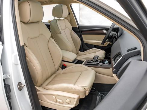 Used 2021 Audi Q5 Prestige w/ Prestige Package image 33