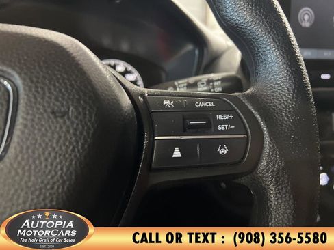 Used 2025 Honda HR-V LX image 22