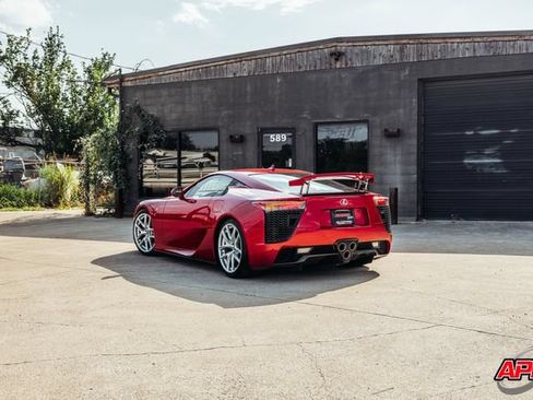 Used 2012 Lexus LFA RWD image 21