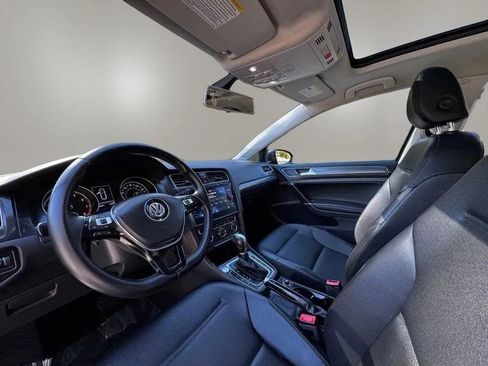 Used 2018 Volkswagen Golf SE FWD image 7
