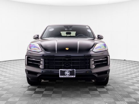 Used 2025 Porsche Cayenne Coupe AWD/4WD image 11