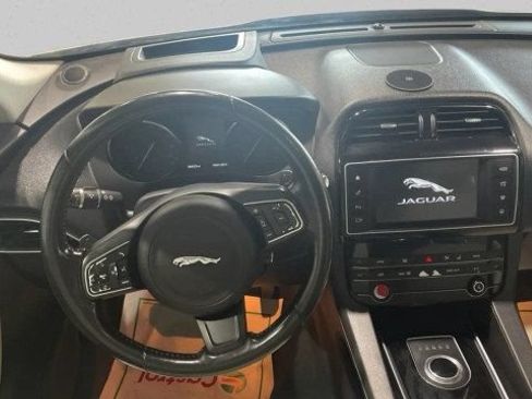 Used 2017 Jaguar F-PACE Prestige AWD/4WD image 16