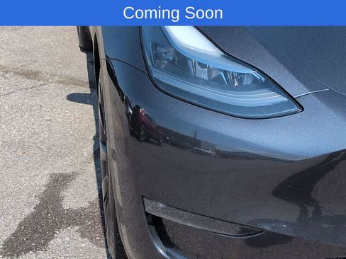 Used 2024 Tesla Model Y Long Range AWD/4WD image 10