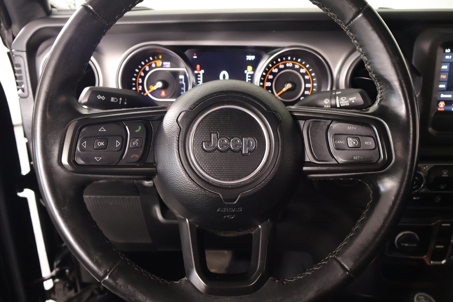 Used 2022 Jeep Gladiator Sport AWD/4WD image 3