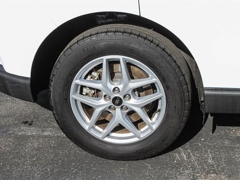 Used 2024 Ford Edge SEL image 13