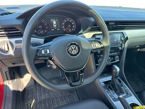 Used 2021 Volkswagen Passat 2.0T SE FWD image 24