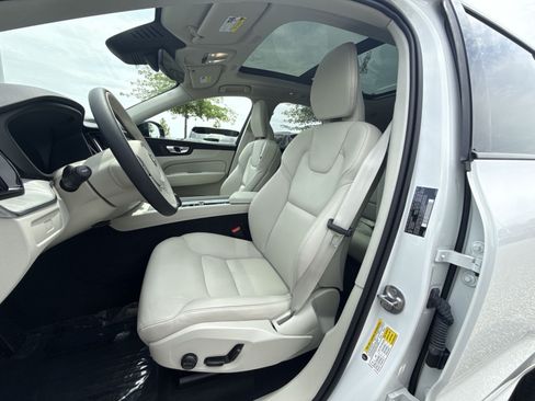 Used 2025 Volvo XC60 B5 Plus w/ Protection Package Premier AWD/4WD image 21