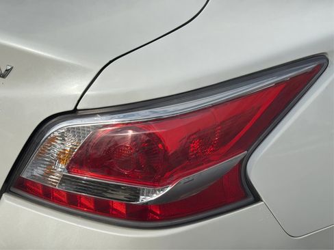 Used 2015 Nissan Altima 2.5 SV w/ Convenience Package image 26